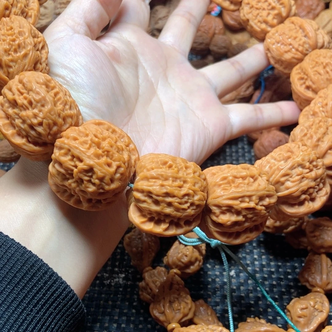 星***糖文玩核桃手串白狮子手持