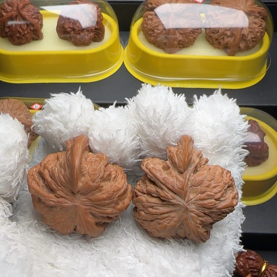 文玩核桃把件磨盘牛 41