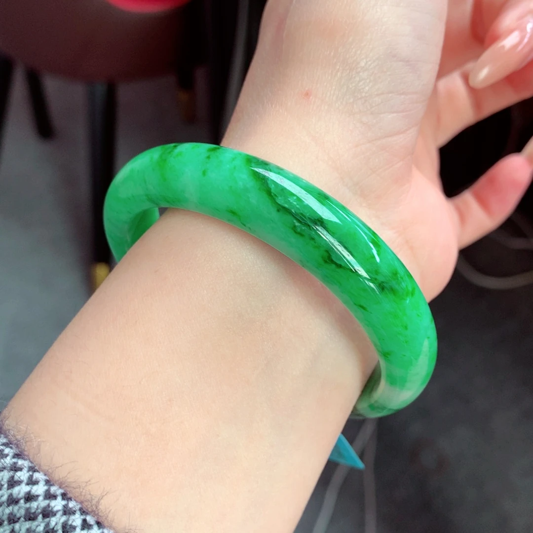 翡翠未镶嵌手镯翡翠