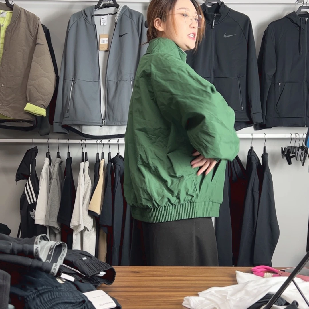 D***r0657外套绿色XL码150-170斤不退换