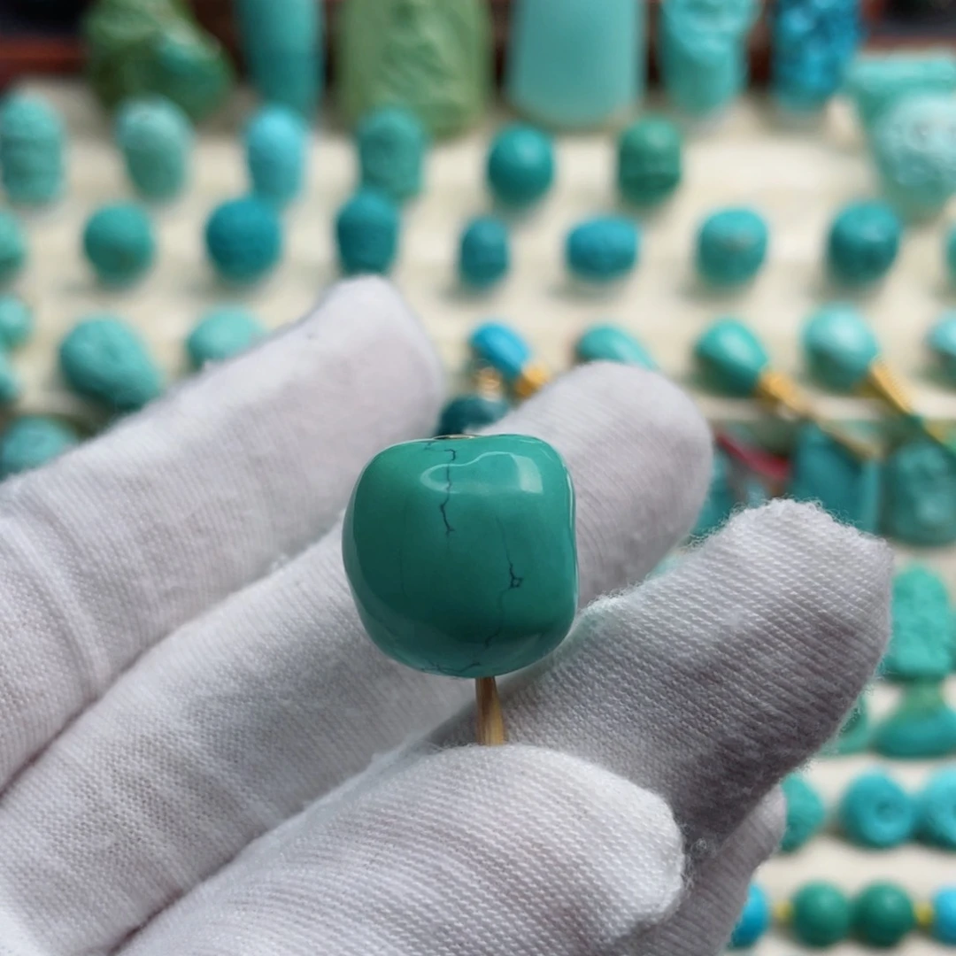 未镶嵌绿松石珠宝奇石