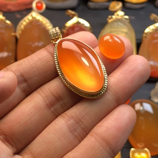 石英质玉未镶嵌颈饰三***…