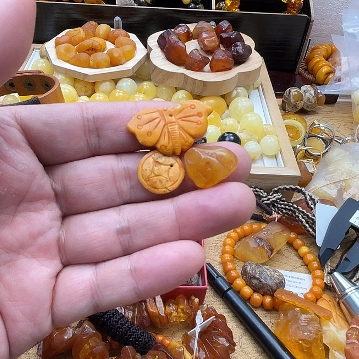 蜜蜡未镶嵌颈饰吊坠