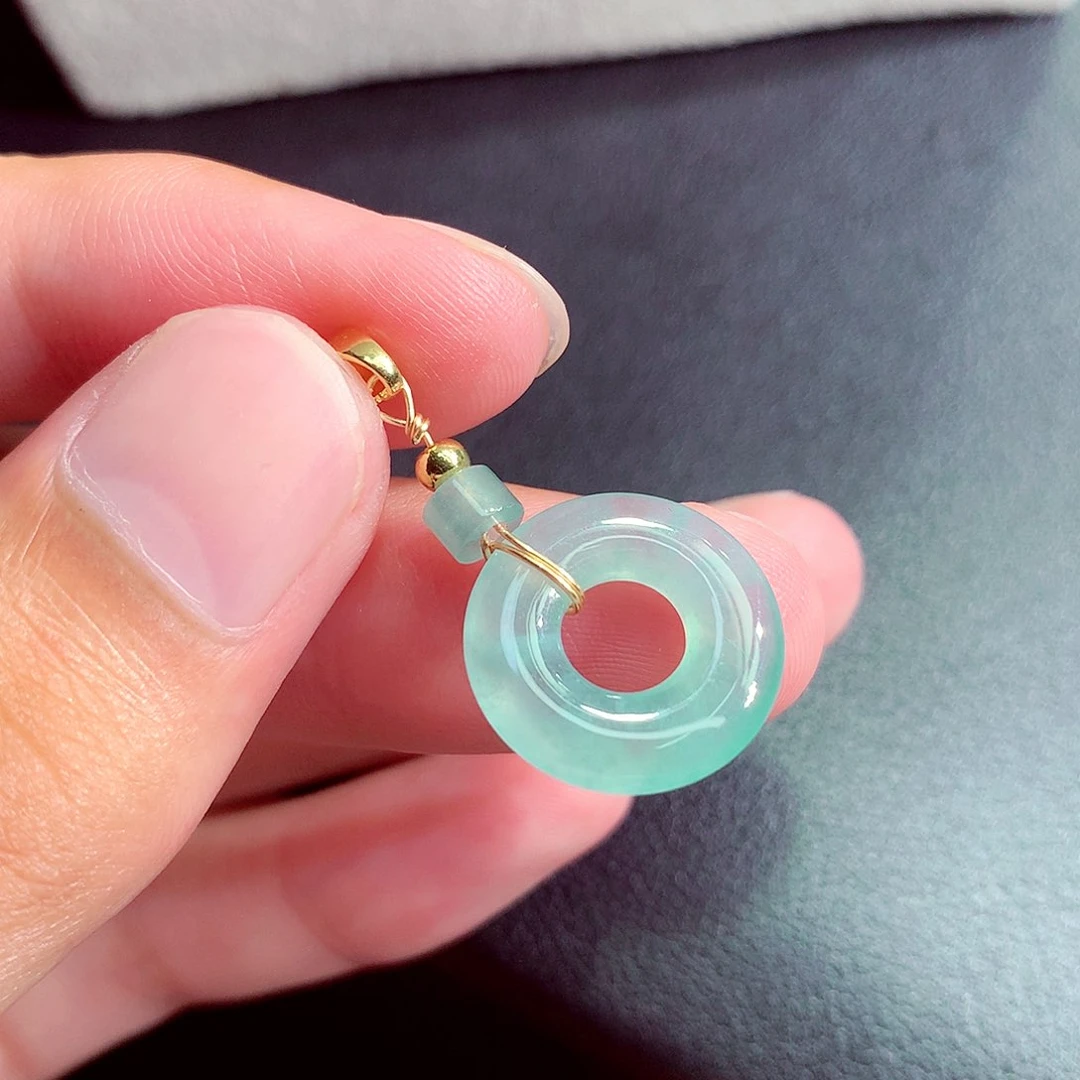 翡翠未镶嵌颈饰挂件