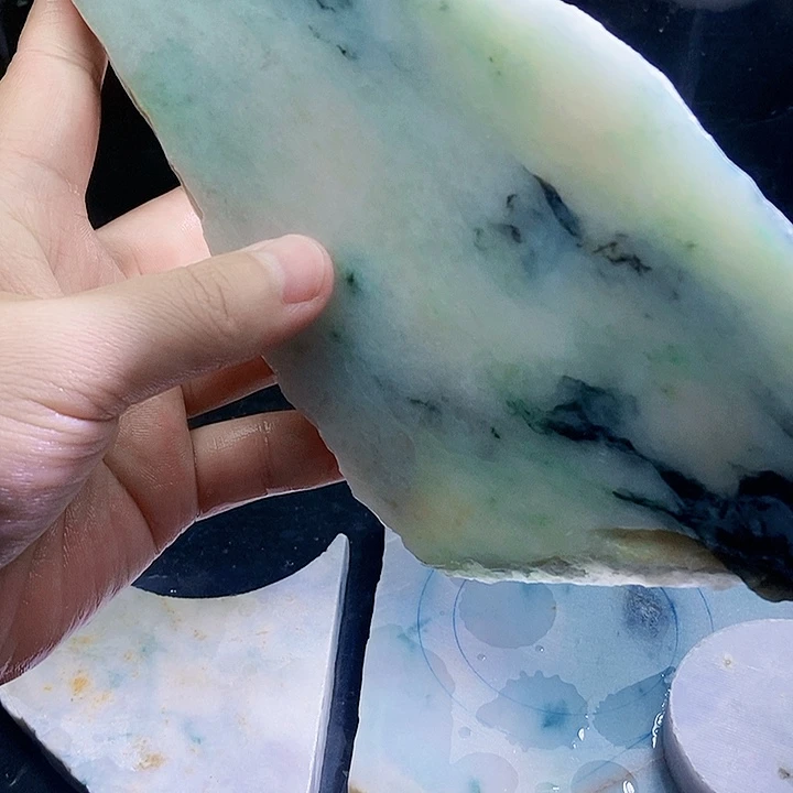 翡翠未镶嵌颈饰毛料16