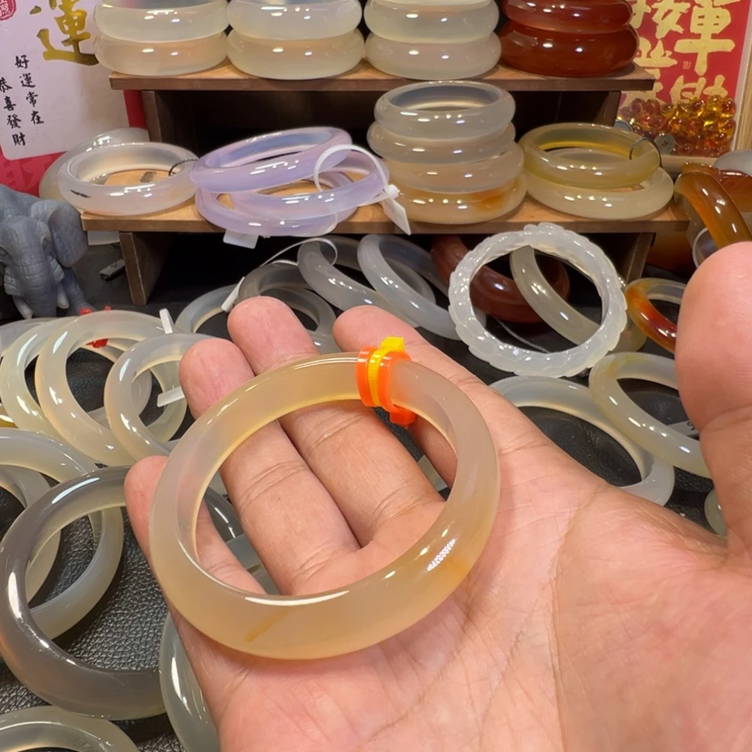 小***球手镯玛瑙/玉髓未镶嵌