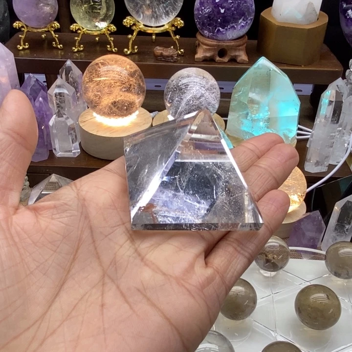 水晶摆件未镶嵌天然白水晶金字塔