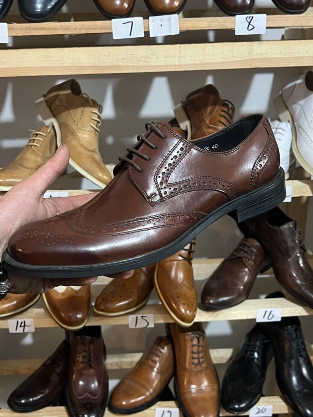 17号英伦风商务擦色皮休闲皮鞋擦色鞋子皮鞋雕花男款车缝线系带