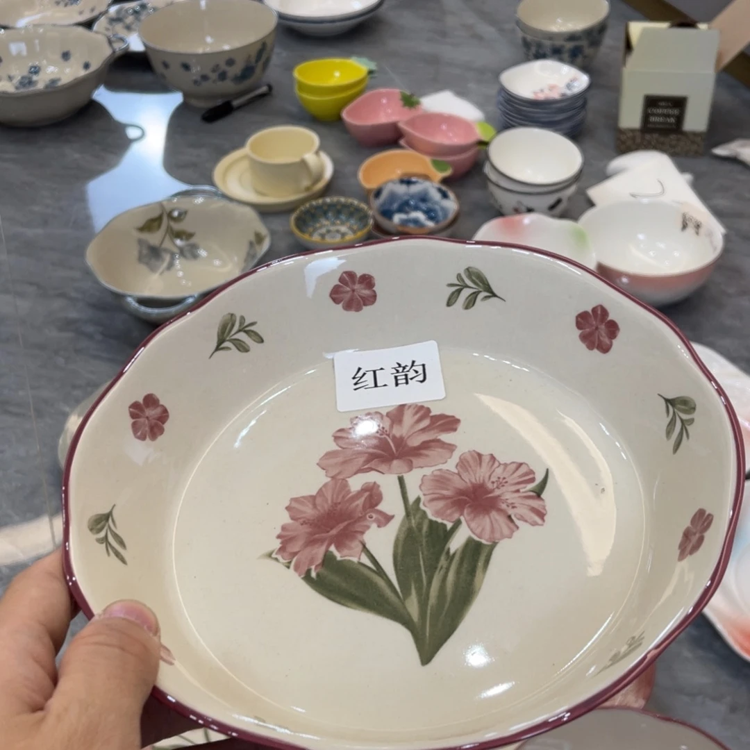 陶瓷微瑕餐具介意勿拍，满18飞！