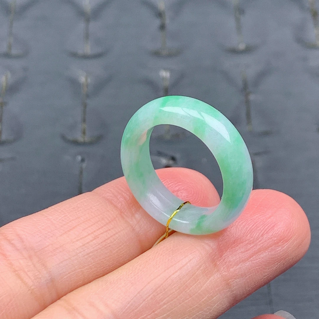 11-12号缅甸天然A货翡翠T582内径16.2/5.7/3.6mm飘绿戒指素圈指环