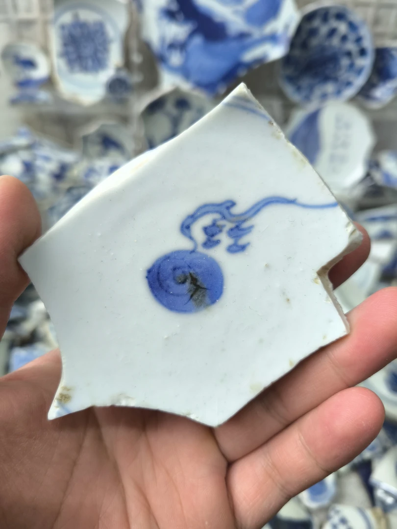 现代工艺品青花瓷片