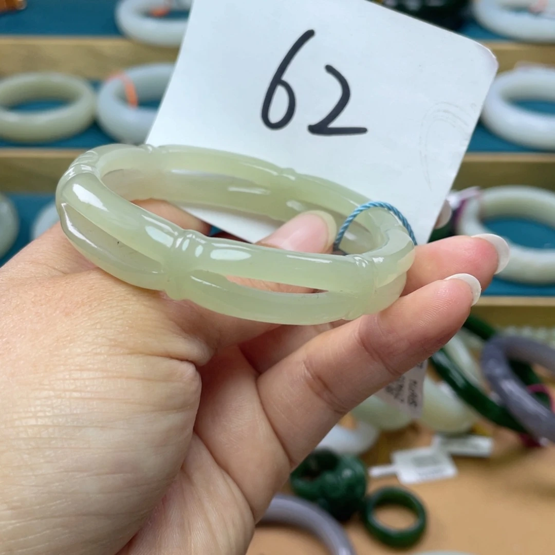 未镶嵌手镯和田玉圈口56