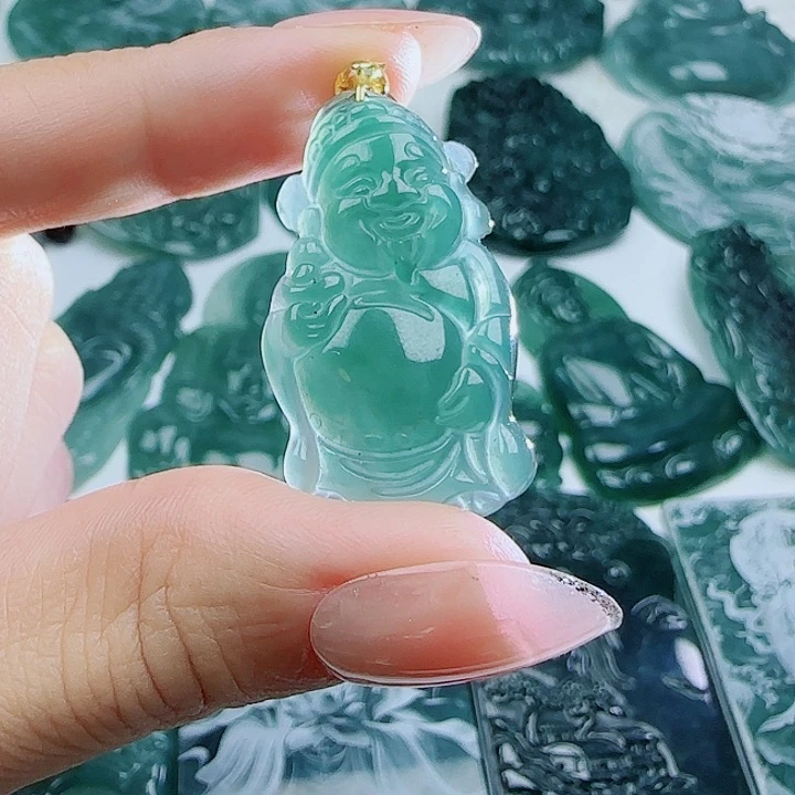 翡翠未镶嵌颈饰多样性发货天然的A货翡翠