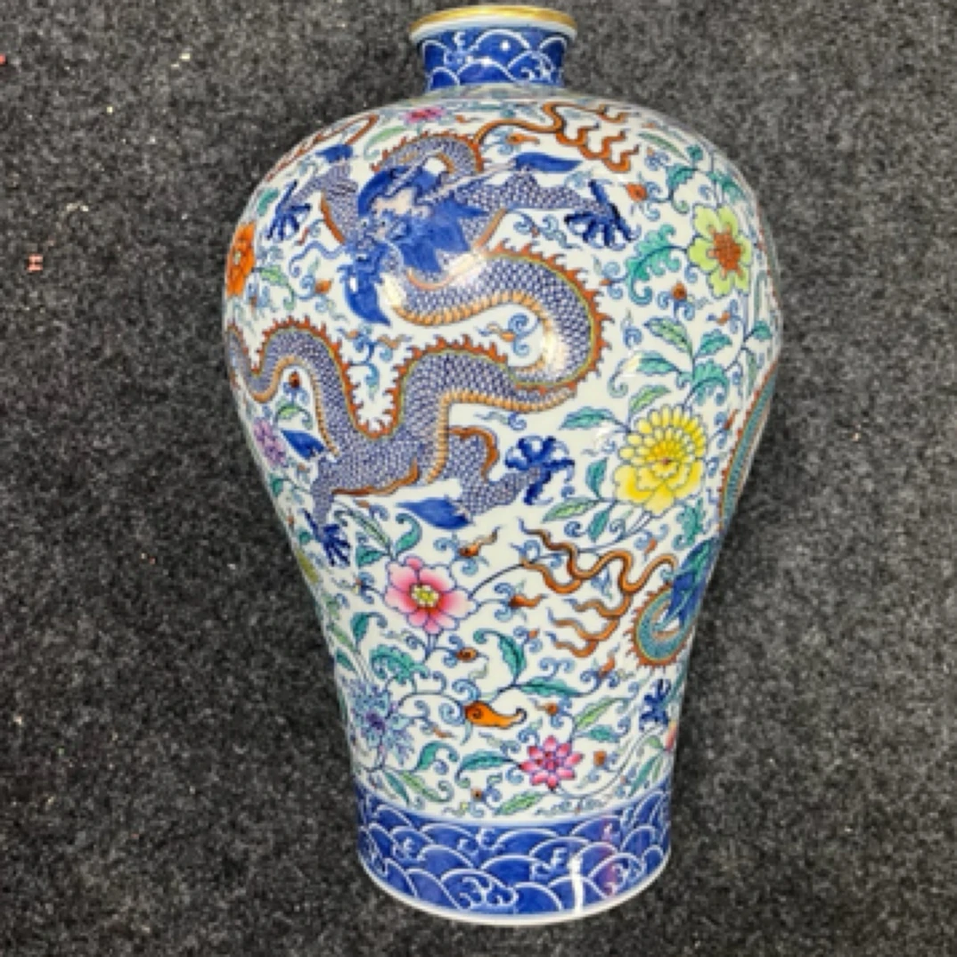 青花粉彩龙纹大梅瓶415