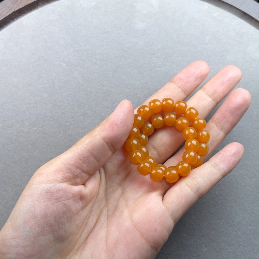 星***泪石英质玉（缅黄）合金颈饰