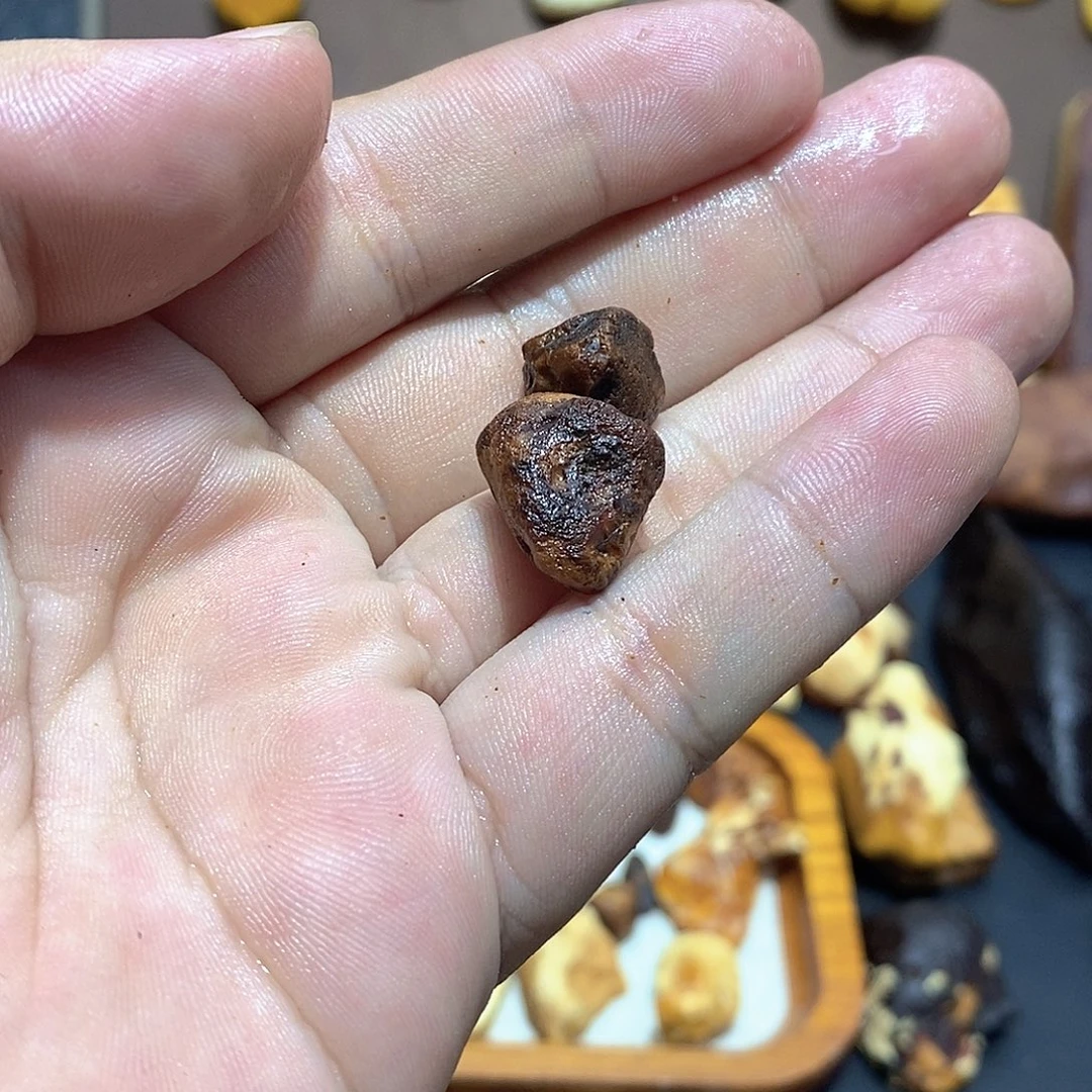 P***e定制琥珀蜜蜡原石定制