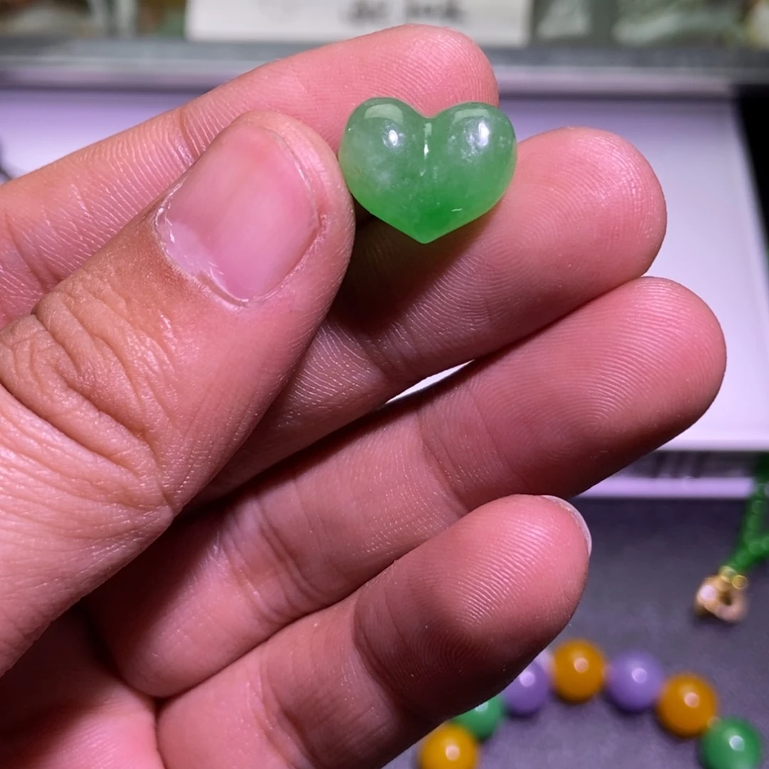 翡翠未镶嵌颈饰吊坠