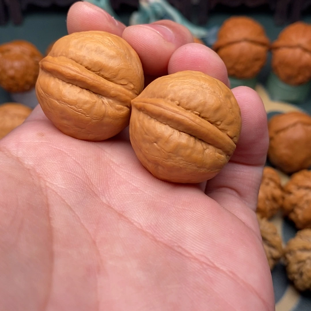 文玩核桃把件海豚