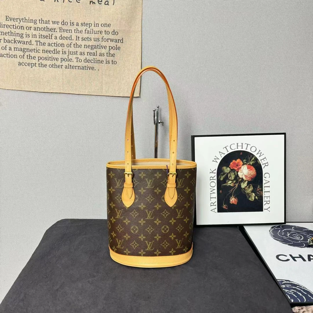 95新 LouisVuitton/路易威登 LV小水桶包/手提包/单肩包/换植鞣革