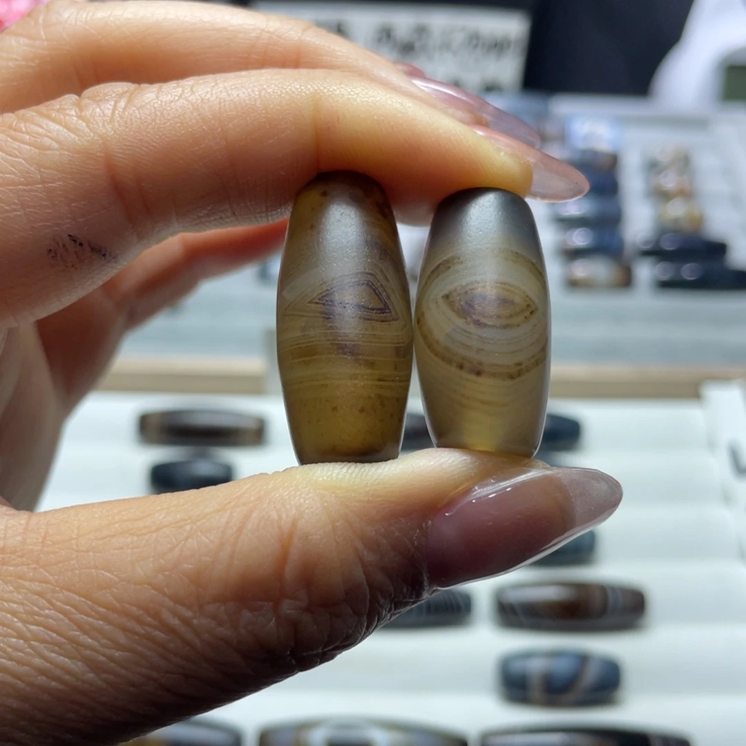 熊***重玛瑙/玉髓合金珠宝奇石