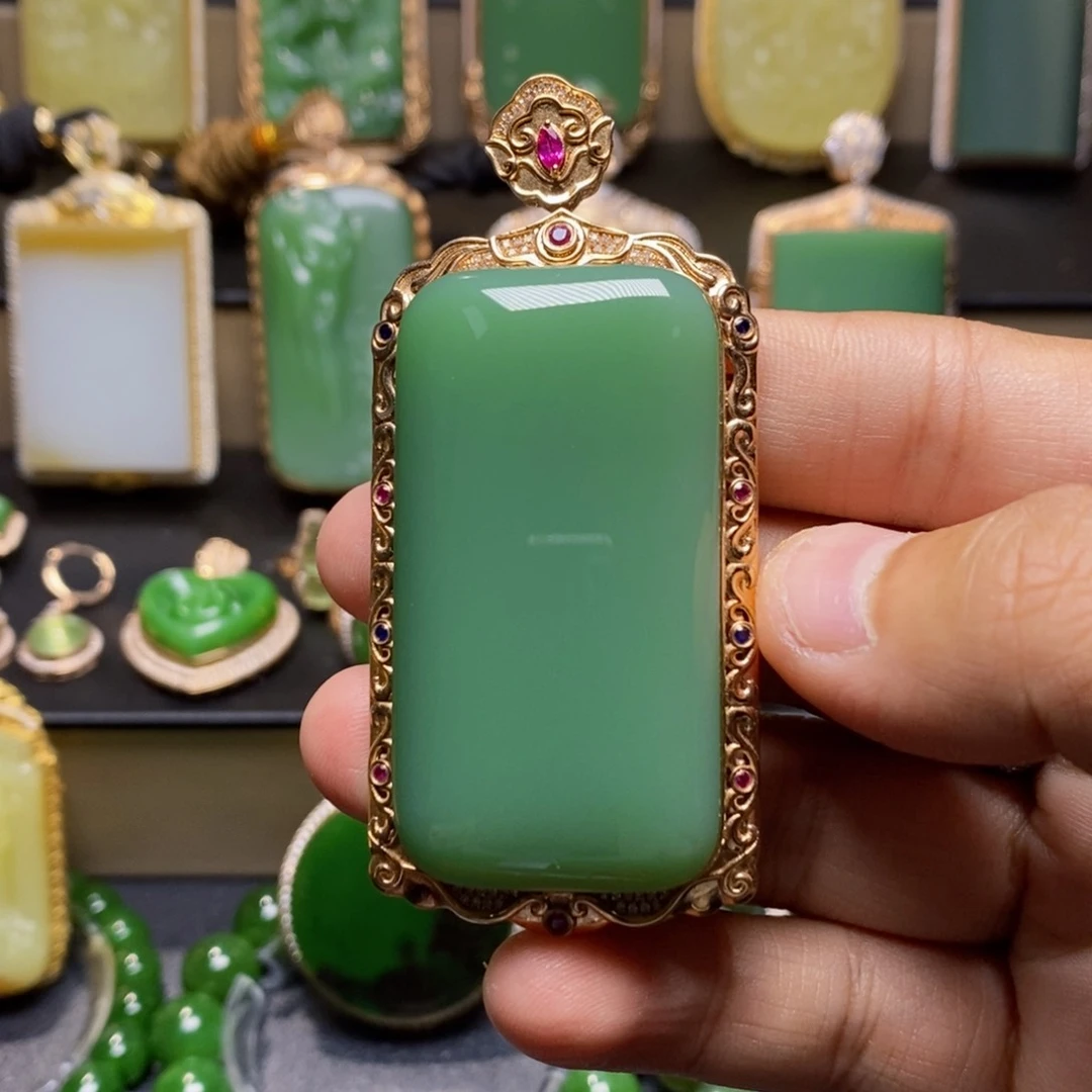 和田玉18K金镶嵌吊坠(不含链)