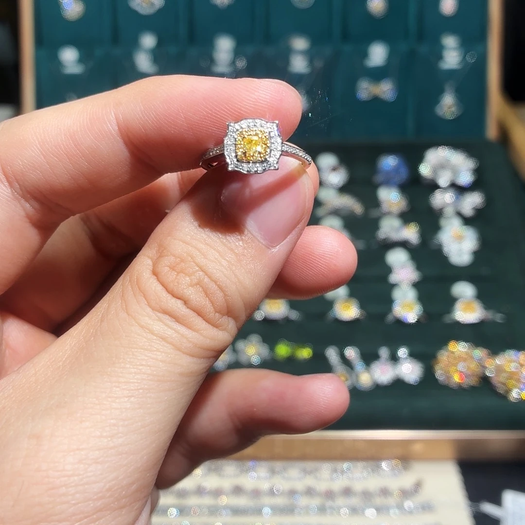 戒指/指环18K金镶嵌钻石