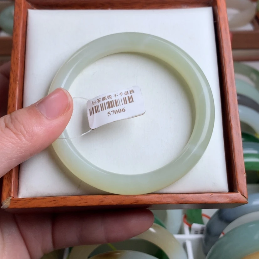 【闪购商品】和田玉手镯未镶嵌