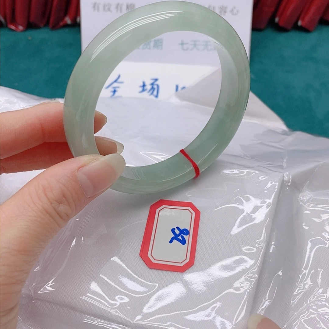 翡翠手镯未镶嵌我****句288888888