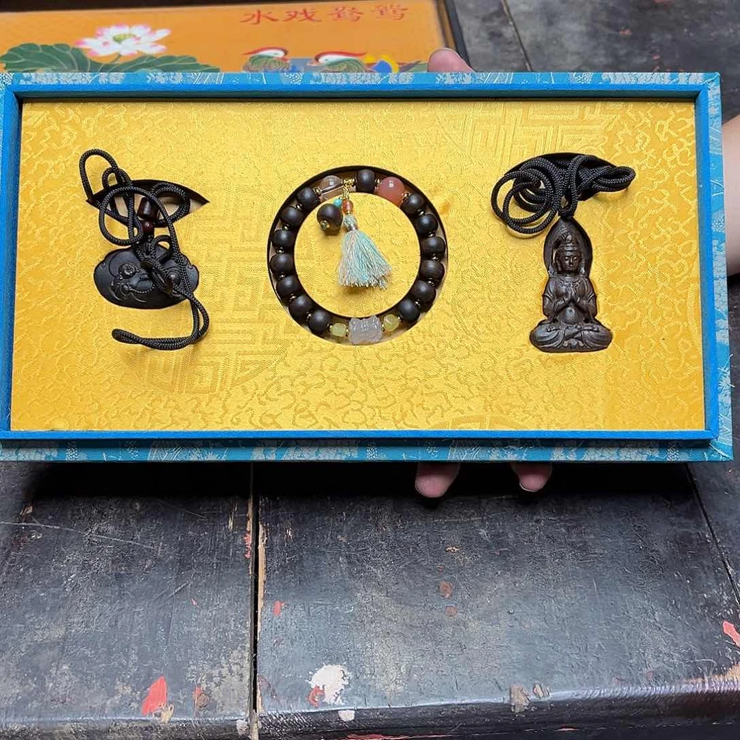 大叶紫檀（黑酸枝木类）