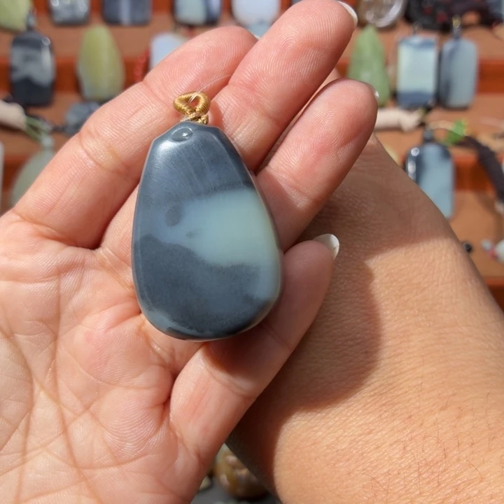 陌***y和田玉未镶嵌颈饰