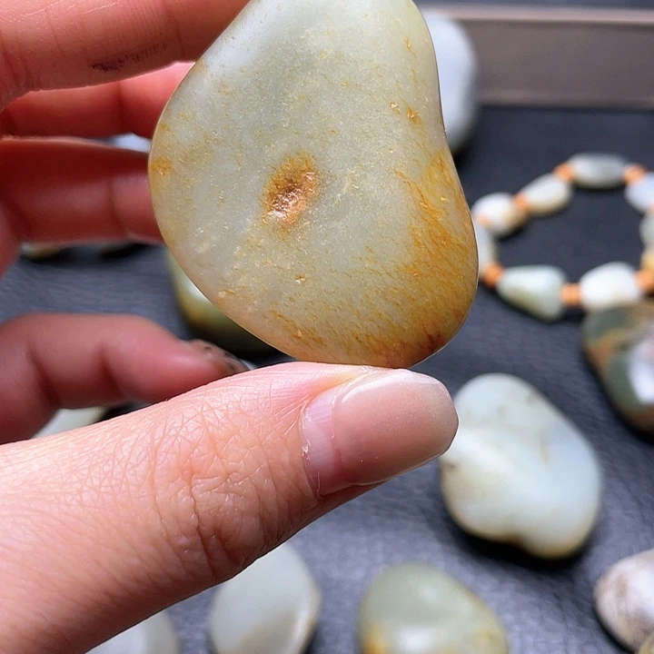 和田玉颈饰未镶嵌乐*哥9