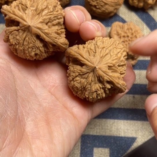 吊坠文玩核桃无**域南疆全品43