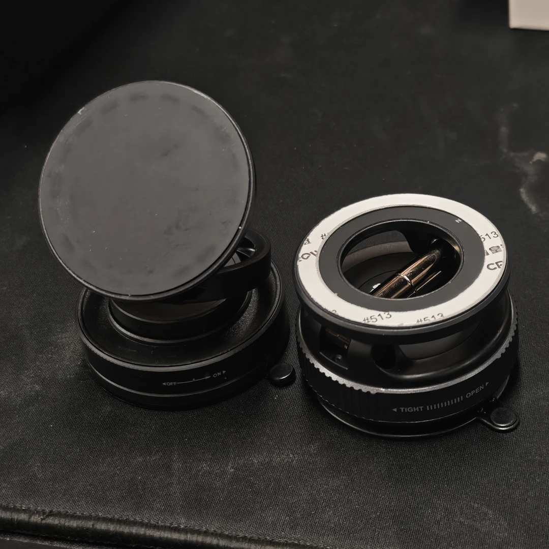 磁吸吸盘旋转折叠便捷支架