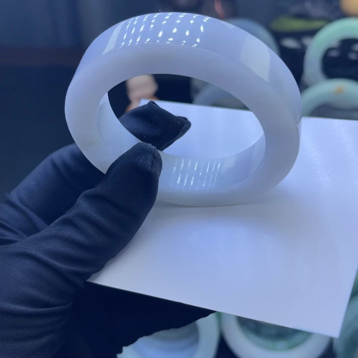 定制翡翠未镶嵌手镯