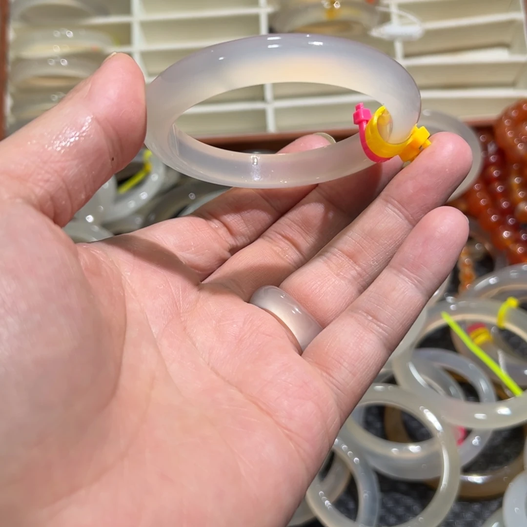 玛瑙/玉髓未镶嵌手镯5960圈有包容1.6