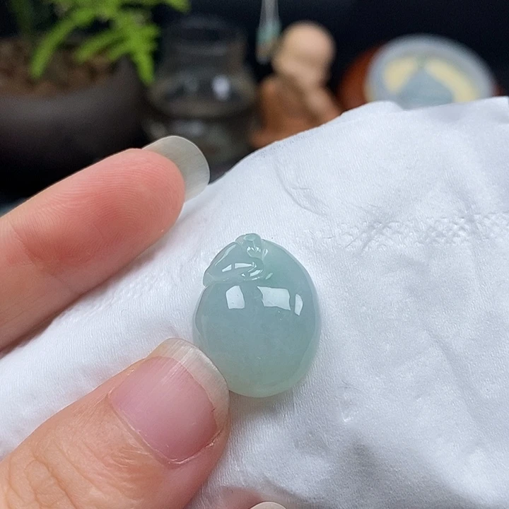 翡翠挂件未镶嵌翡翠吊坠
