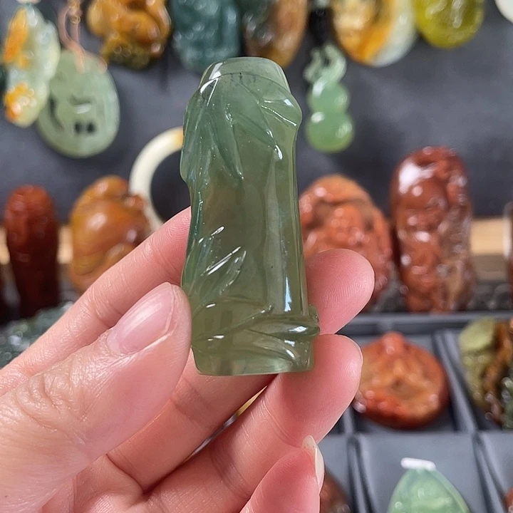 蛇纹石玉未镶嵌挂件