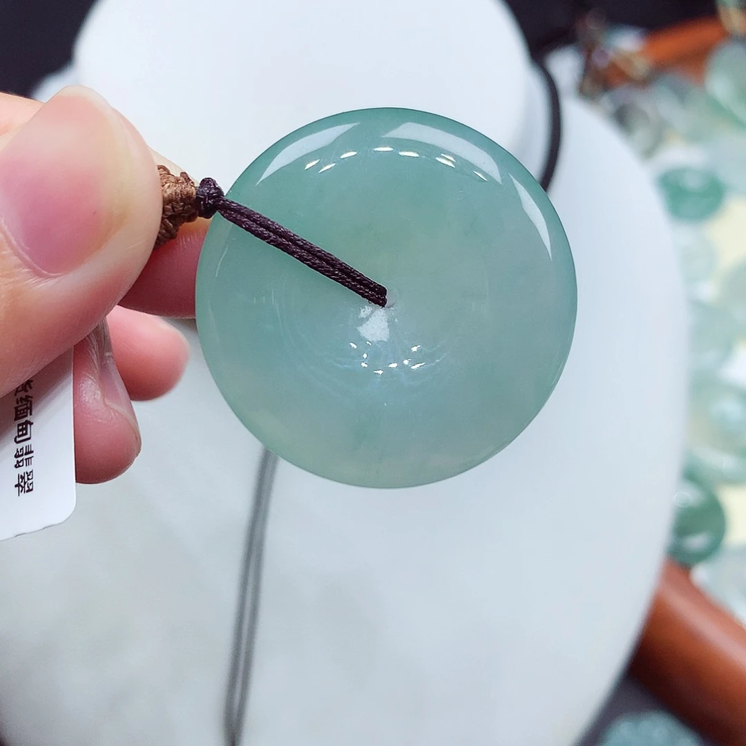 翡翠未镶嵌颈饰编号8，31.1/5.8