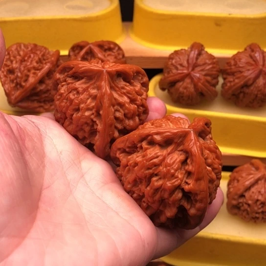 文玩核桃吊坠斯****生核桃