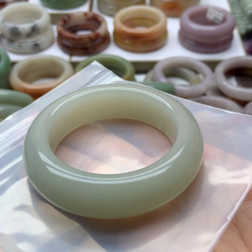 【闪购商品】未镶嵌手链石英岩玉大****鱼