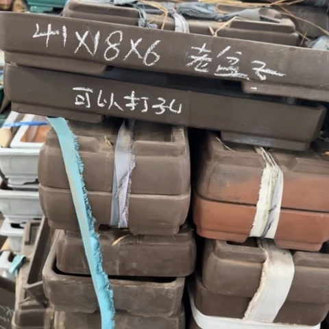 100-3。    微瑕。