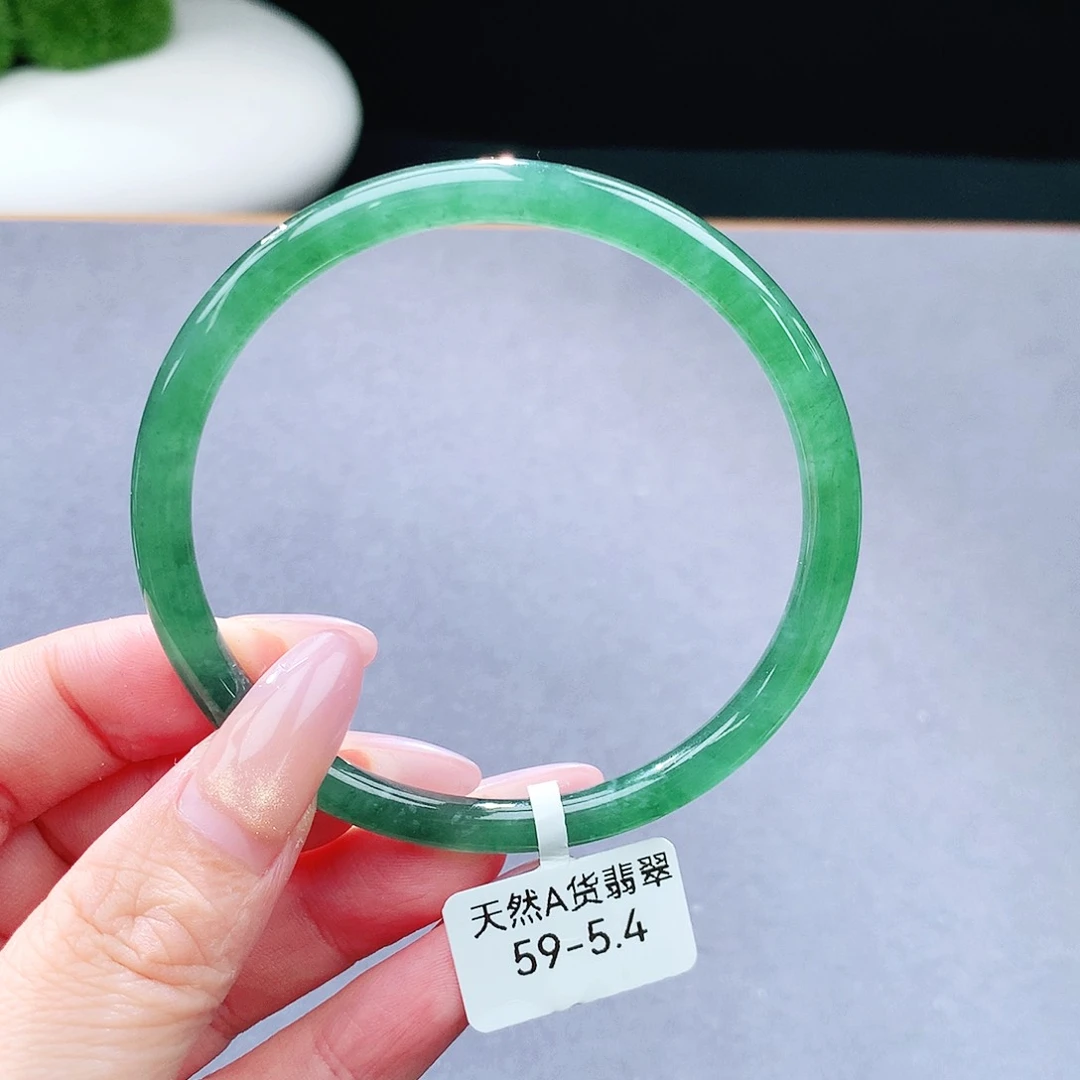未镶嵌手镯（圆镯）翡翠