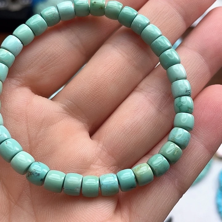 绿松石颈饰未镶嵌