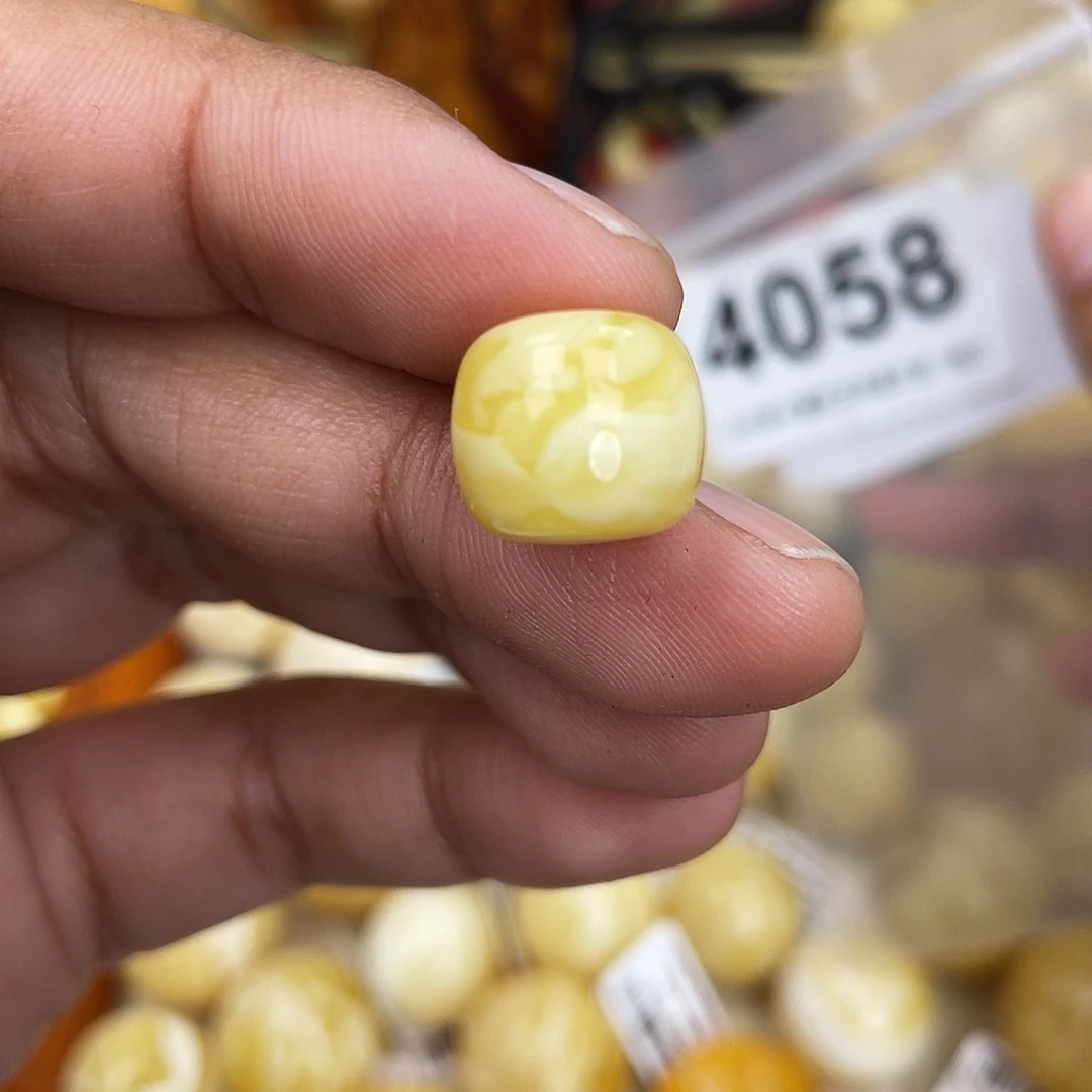 蜜蜡未镶嵌珠宝奇石粉12.7
