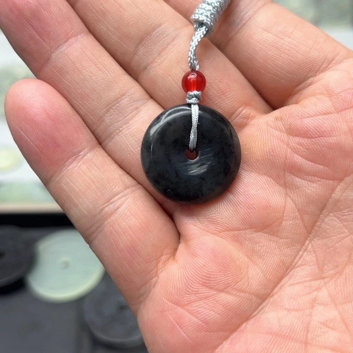 蛇纹石玉颈饰未镶嵌?***?