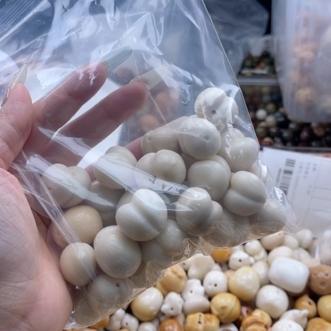 白玉菩提吊坠b瑕18-24mm/5+1颗拉丝屁桃