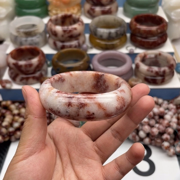 石英质玉（佘太翠）未镶嵌手镯