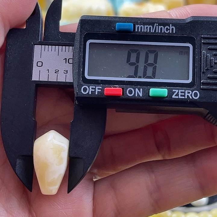 未镶嵌琥珀裸石60杂