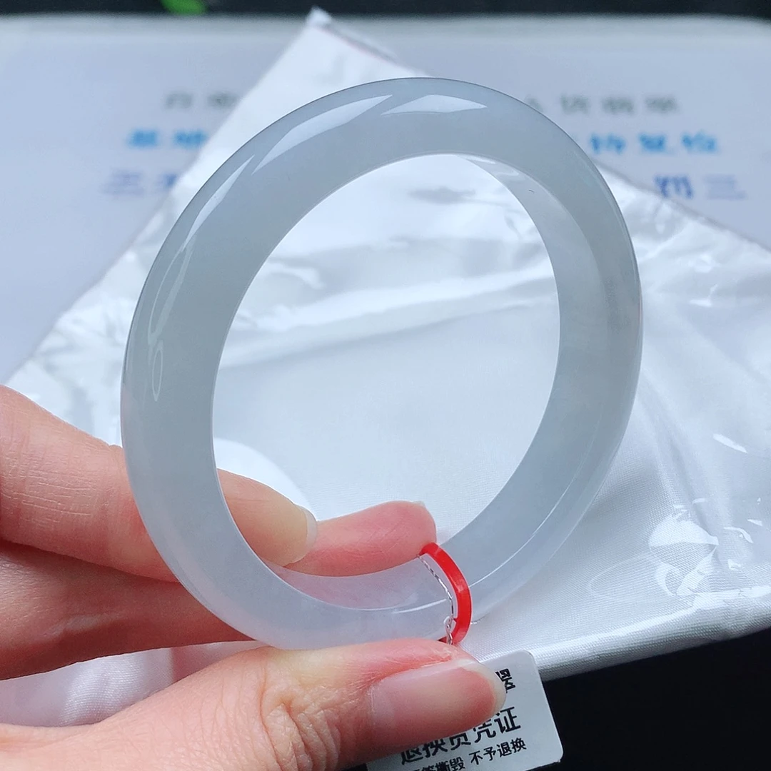 翡翠手镯未镶嵌57圈