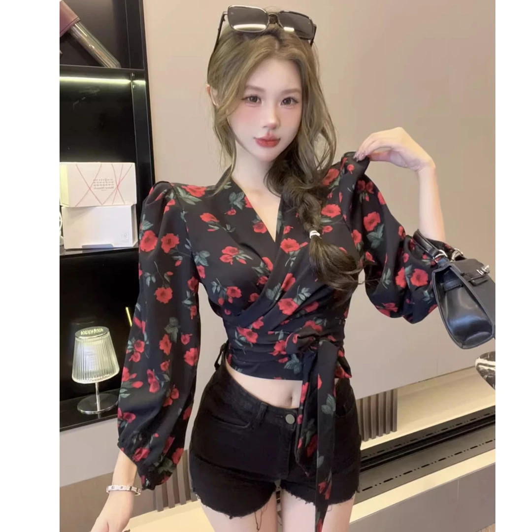 夏季纯欲风v领蝴蝶结印花系带衬衣设计感泡泡袖宽松绝美上衣996